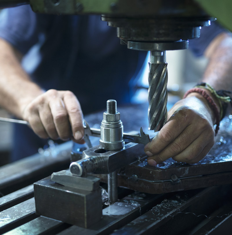 Profesionales experimentados en la industria del metal